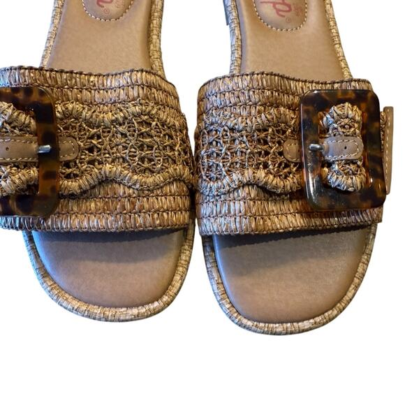 Jellypop Tan Woven Sandals with Tortoise Buckle Womens Size 9 - Picture 5 of 5